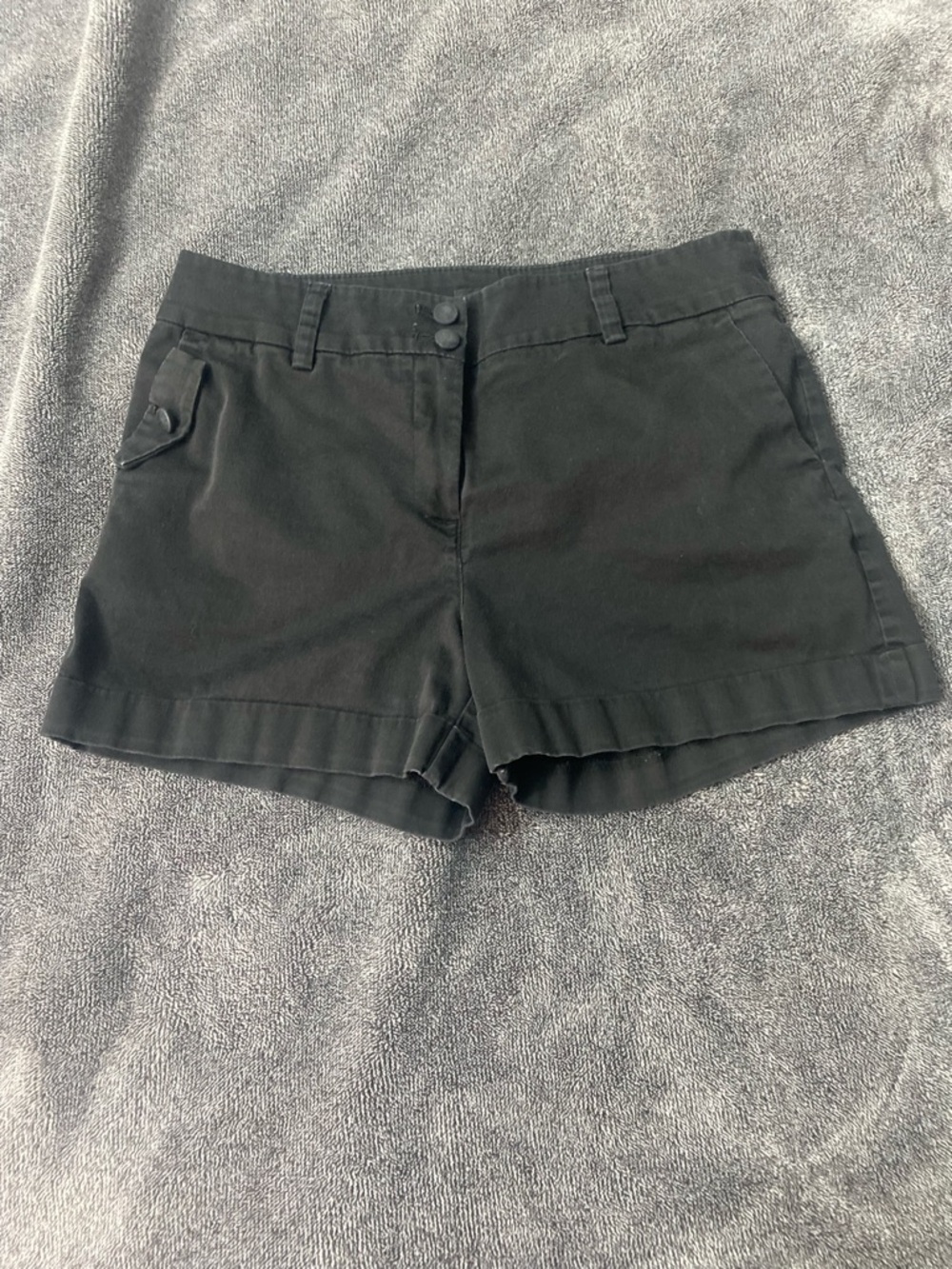 Woman’s H&M Black Double-Button Chino Shorts Size 8